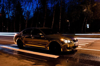 Illustration for article titled Gold-Plated BMW M5 Makes Chrome-Plating Look So Passé